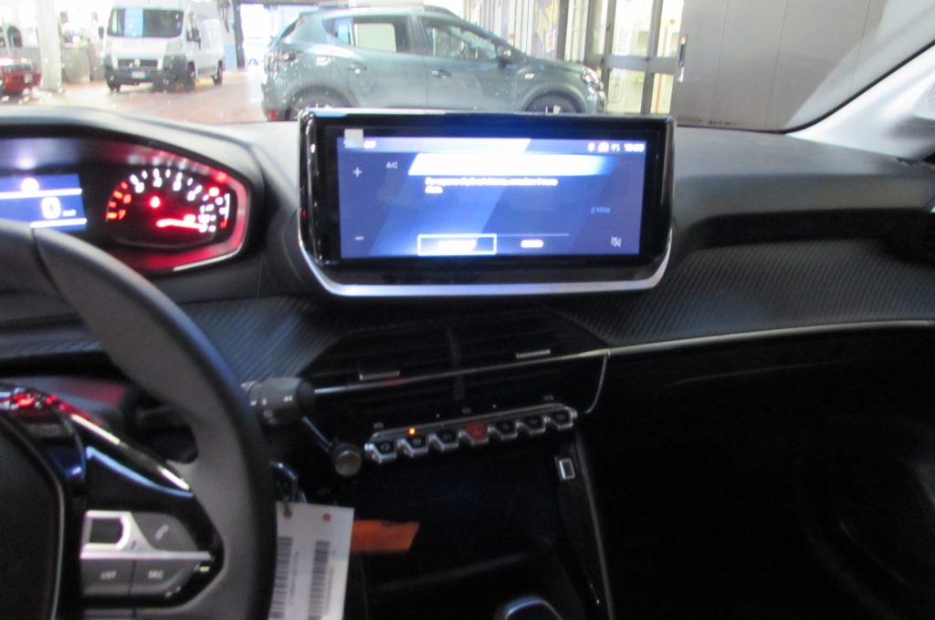 PEUGEOT 208 1.2 PureTech 100cv Business KMZERO - 8