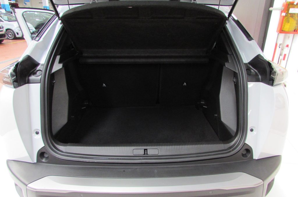 PEUGEOT 2008 1.2 PureTech 100 S&S Allure - 14