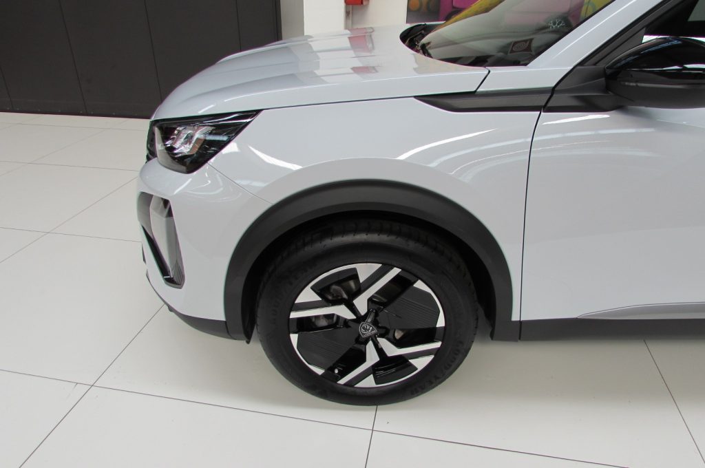 PEUGEOT 2008 1.2 PureTech 100 S&S Allure - 5