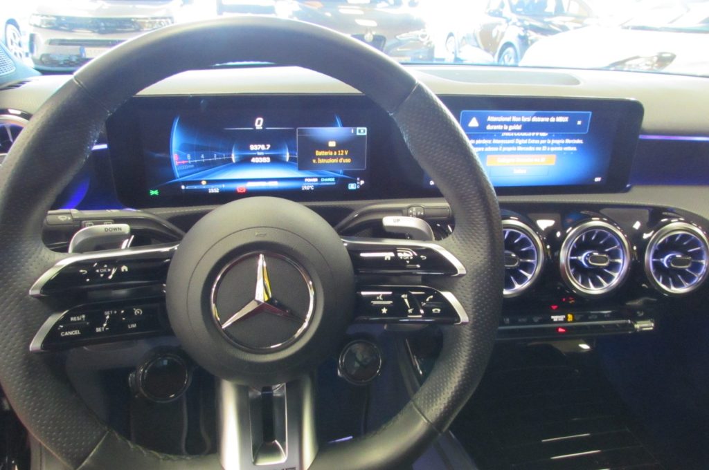 MERCEDES-BENZ A 35 AMG Advanced Plus 4matic 306cv HYBRID - 10