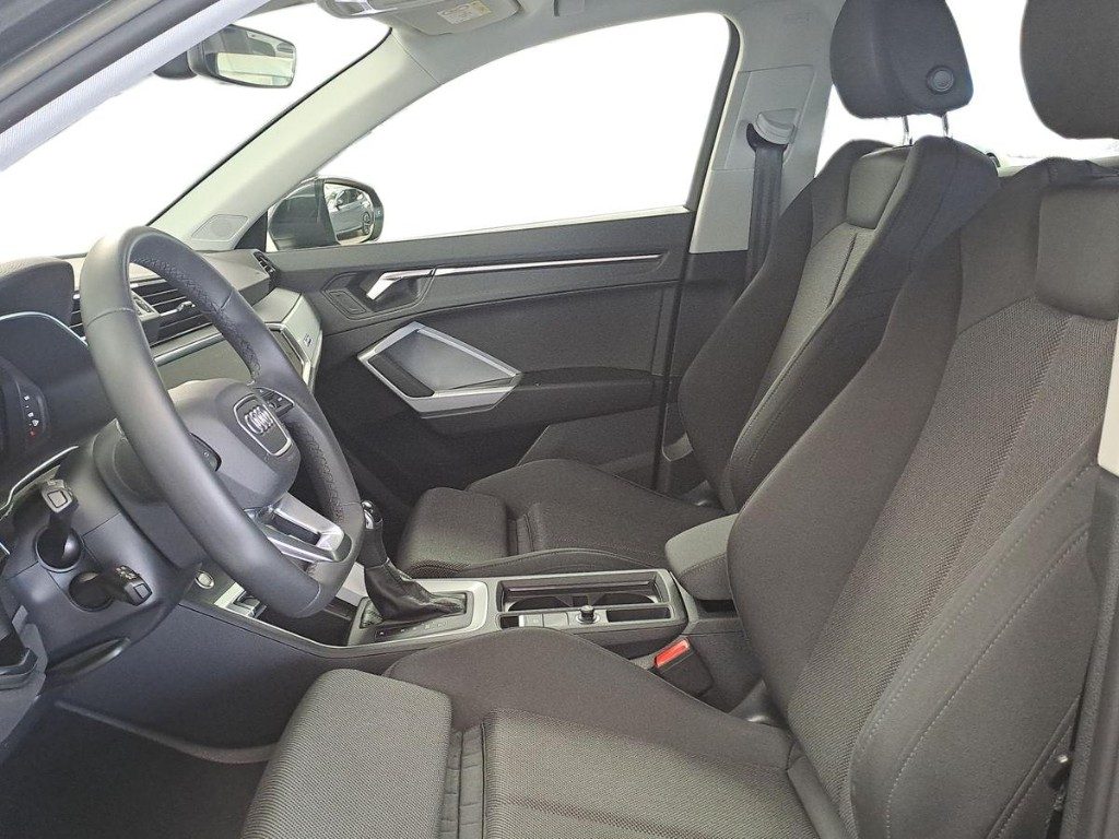 AUDI Q3 40 TDI quattro S tronic S line edition - 8