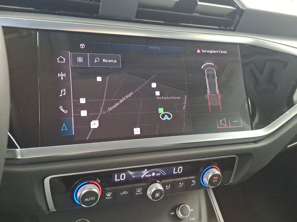 AUDI Q3 40 TDI quattro S tronic S line edition - 12