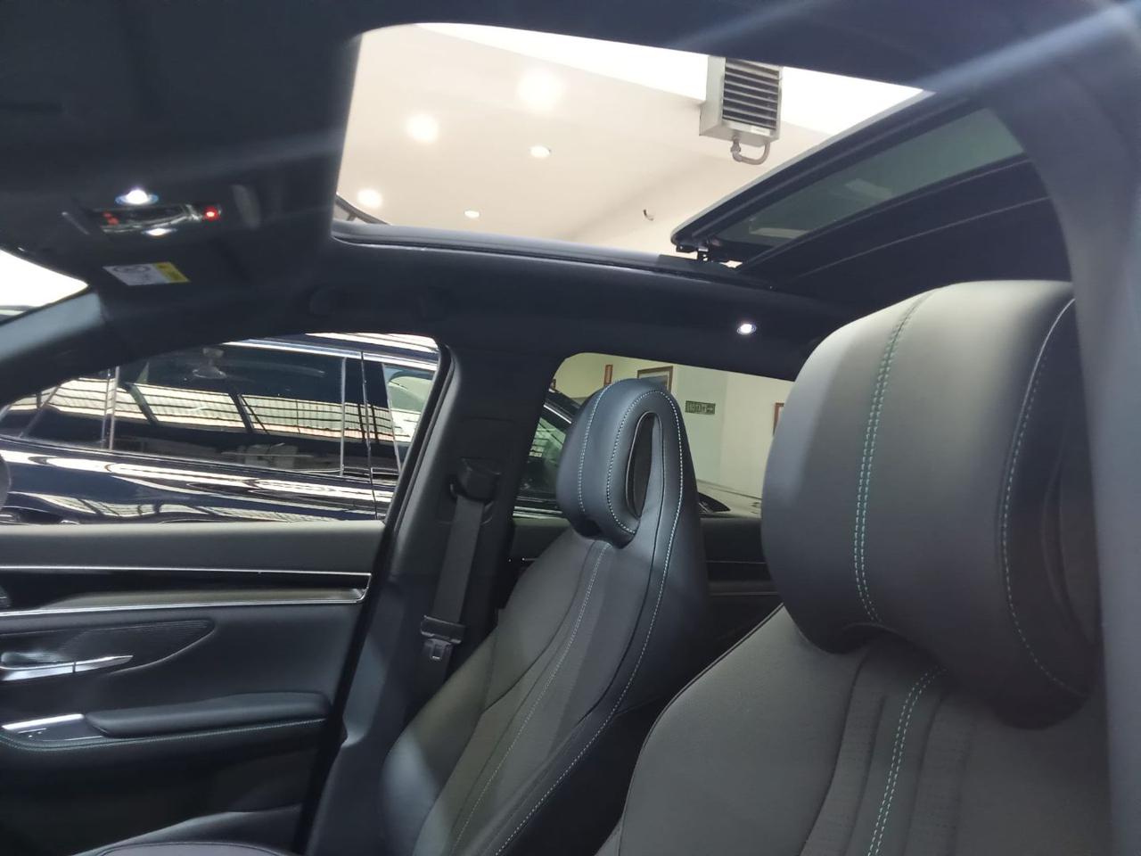 BYD Seal U DMi 1.5 Turbo 324  CV 4wd PHEV Design - 12