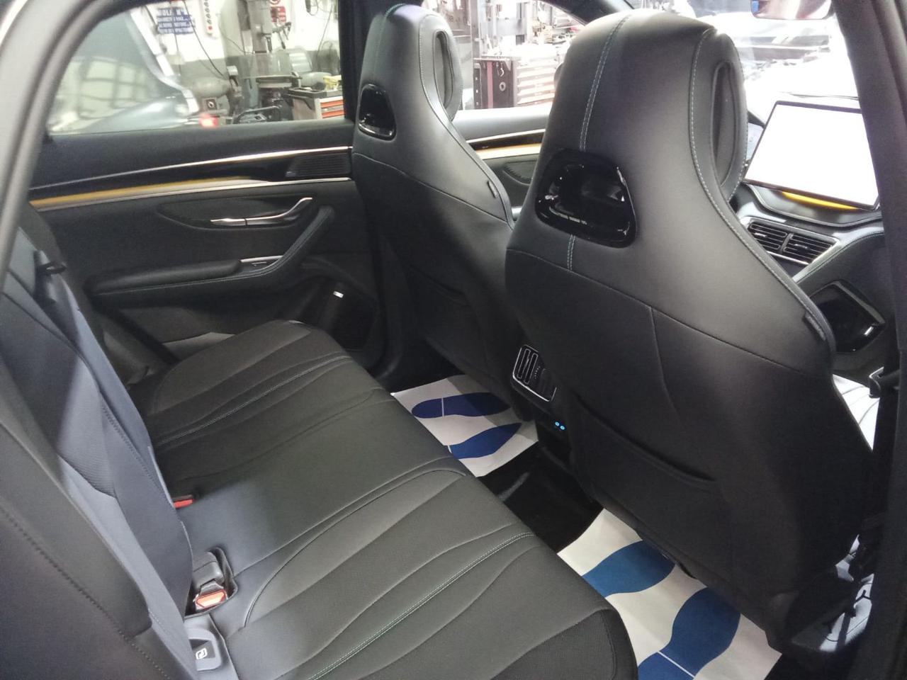 BYD Seal U DMi 1.5 Turbo 324  CV 4wd PHEV Design - 13