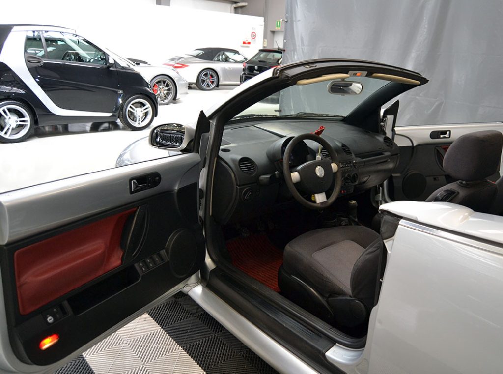 VOLKSWAGEN New Beetle 1.4 16V Cabrio - 2