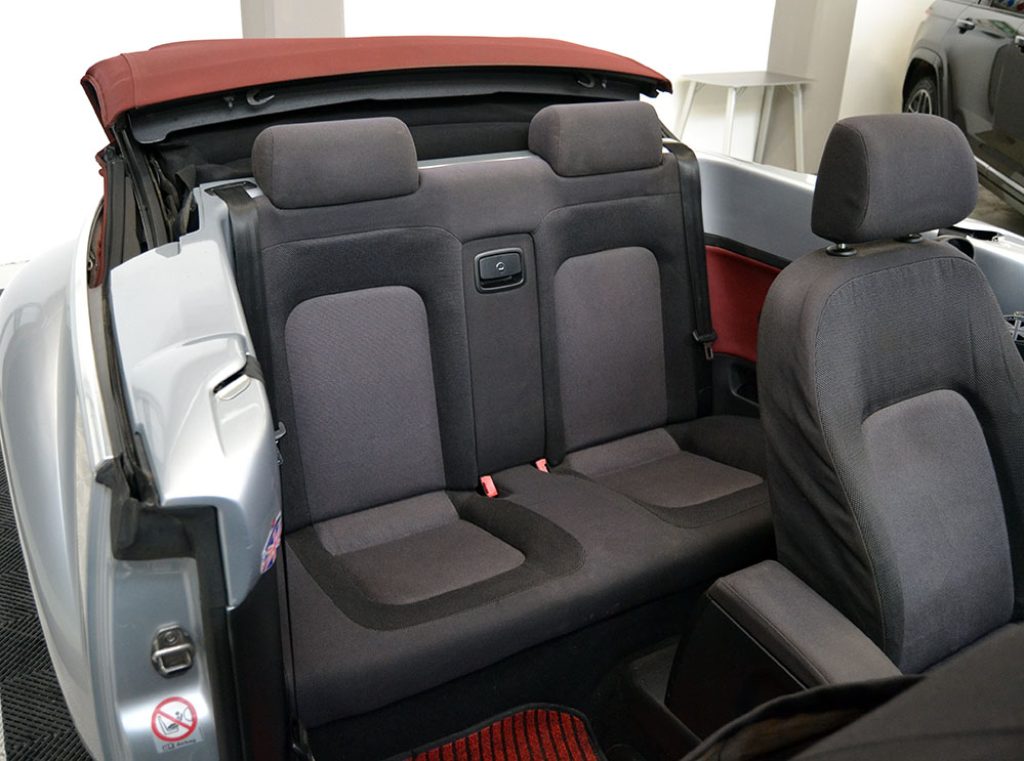 VOLKSWAGEN New Beetle 1.4 16V Cabrio - 4