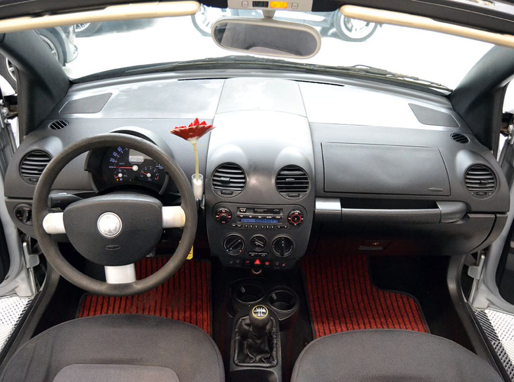 VOLKSWAGEN New Beetle 1.4 16V Cabrio - 5