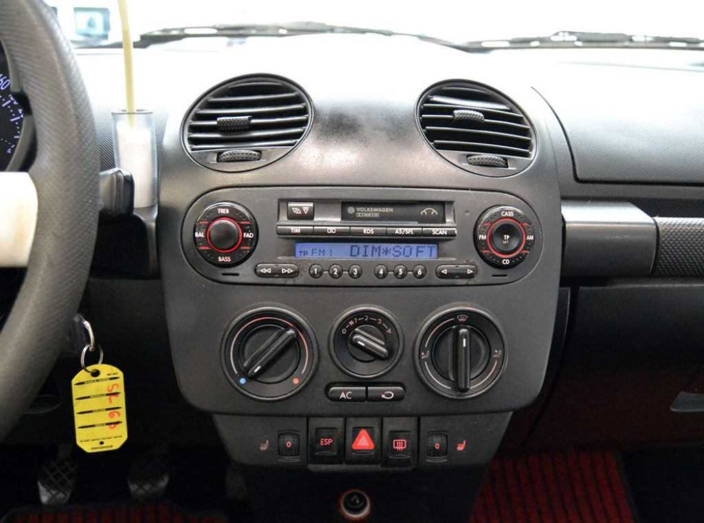 VOLKSWAGEN New Beetle 1.4 16V Cabrio - 6