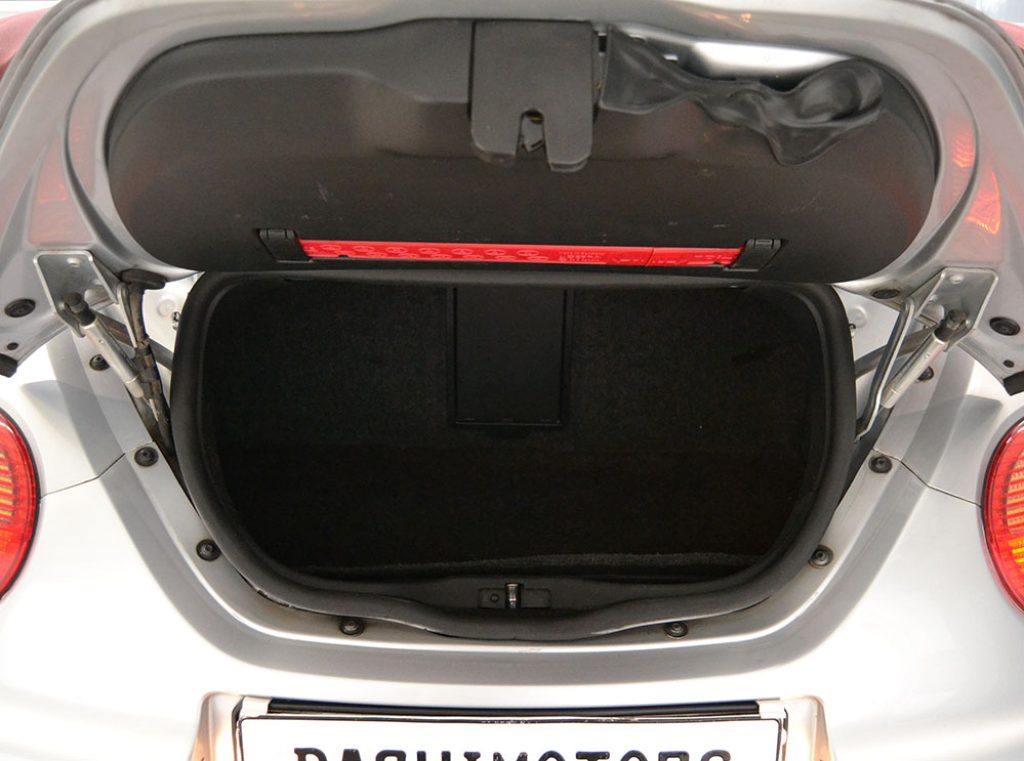 VOLKSWAGEN New Beetle 1.4 16V Cabrio - 9