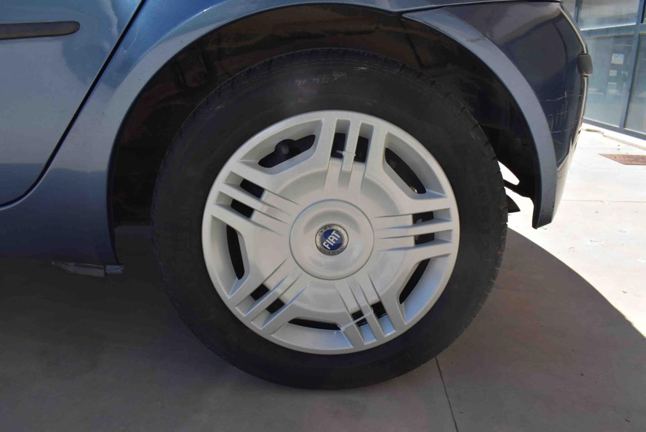 FIAT Punto 1.2i cat 5 porte ELX - 15