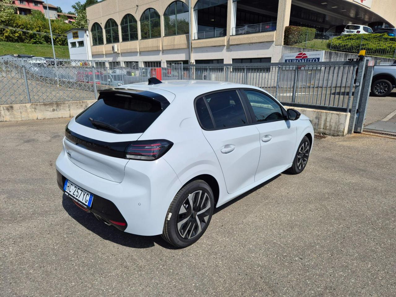 PEUGEOT 208 Business Turbo benzina 100 - 7