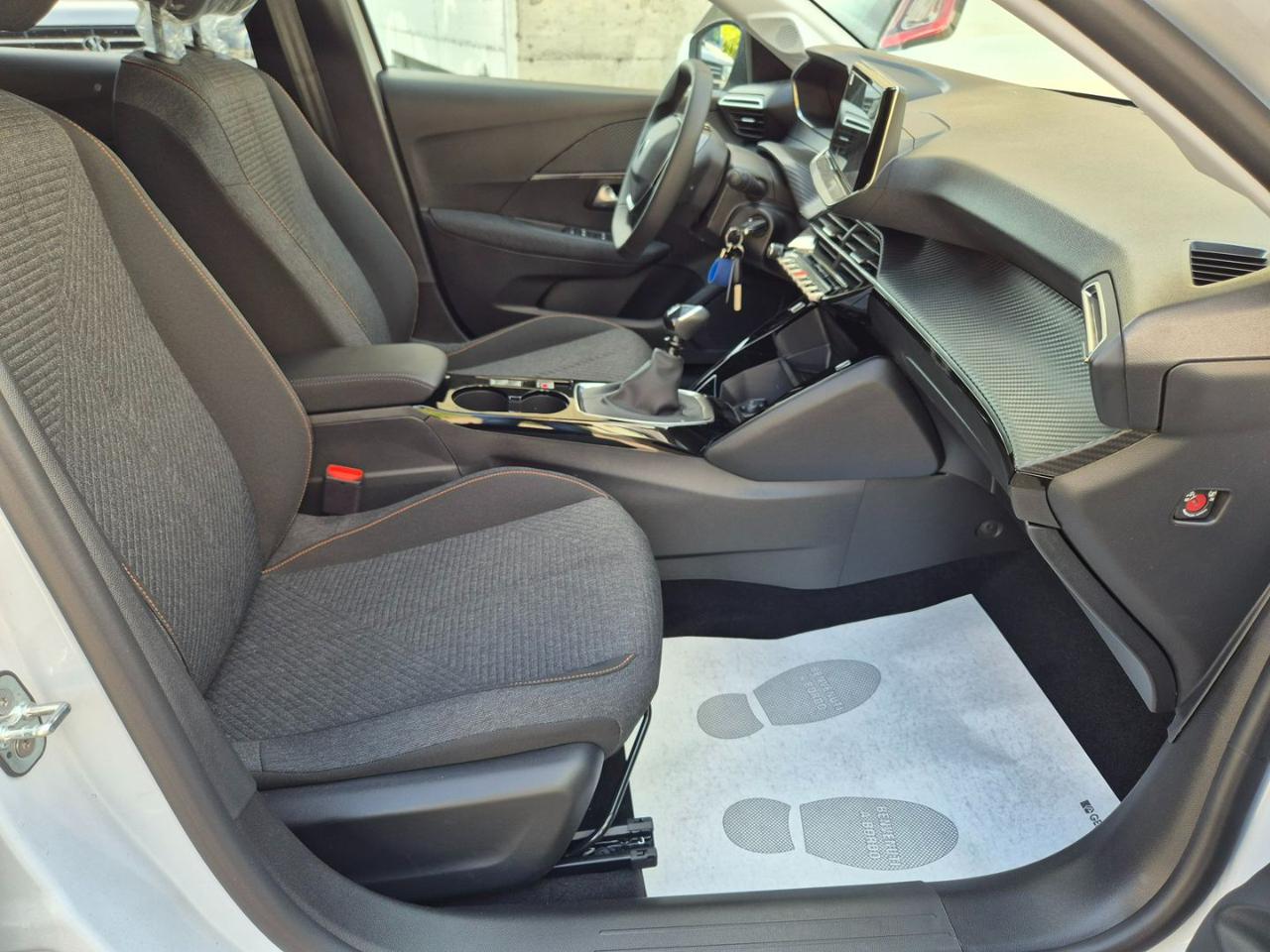 PEUGEOT 208 Business Turbo benzina 100 - 11