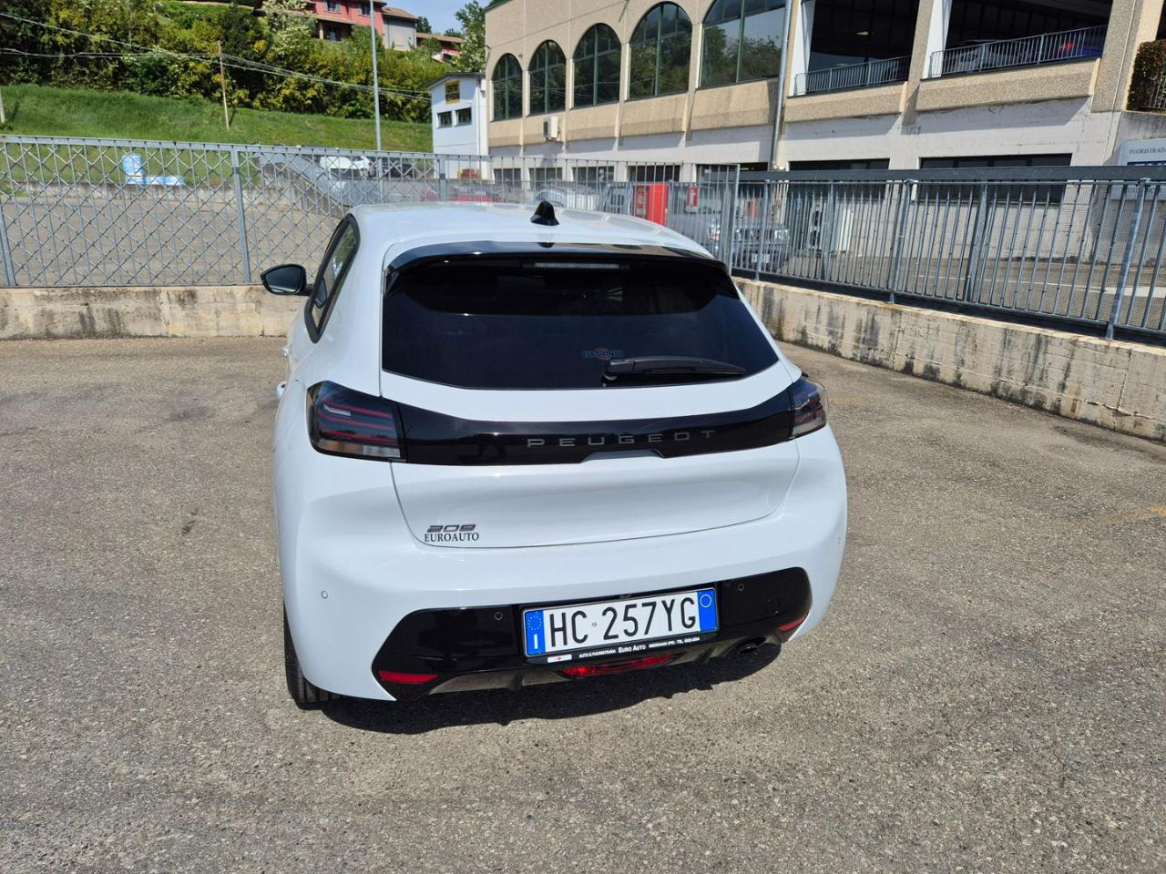 PEUGEOT 208 Business Turbo benzina 100 - 8