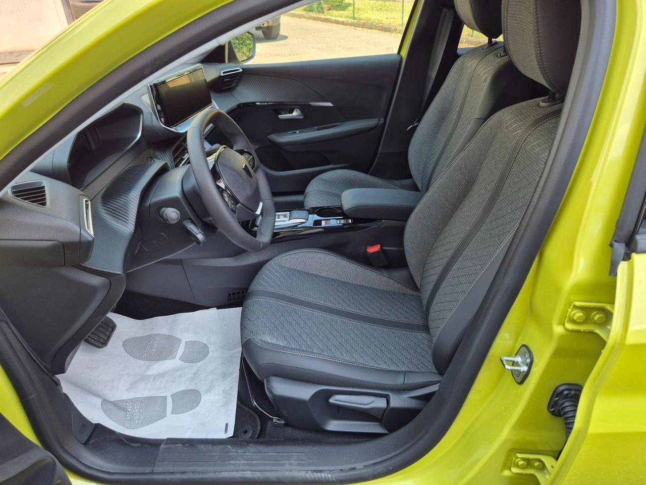 PEUGEOT 208 Allure Hybrid 110 e-DCS6 auto - 9