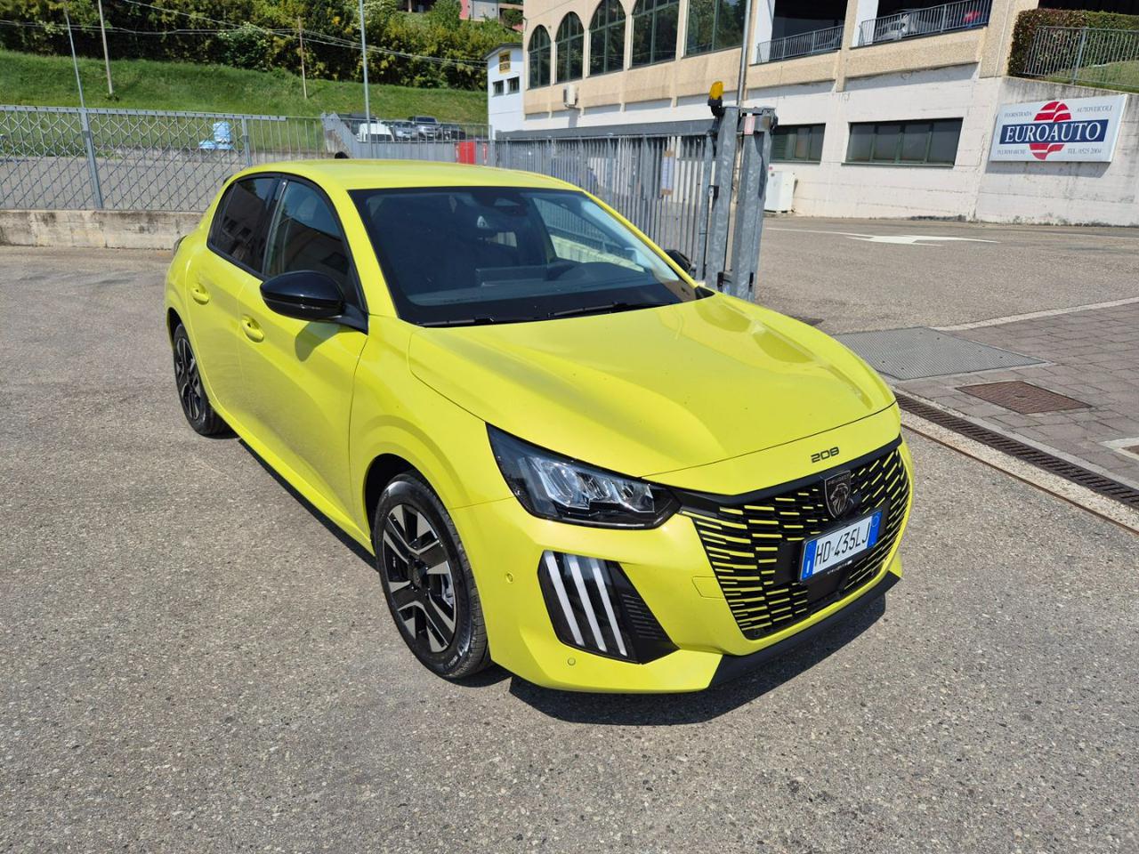 PEUGEOT 208 Allure Hybrid 110 e-DCS6 auto - 4