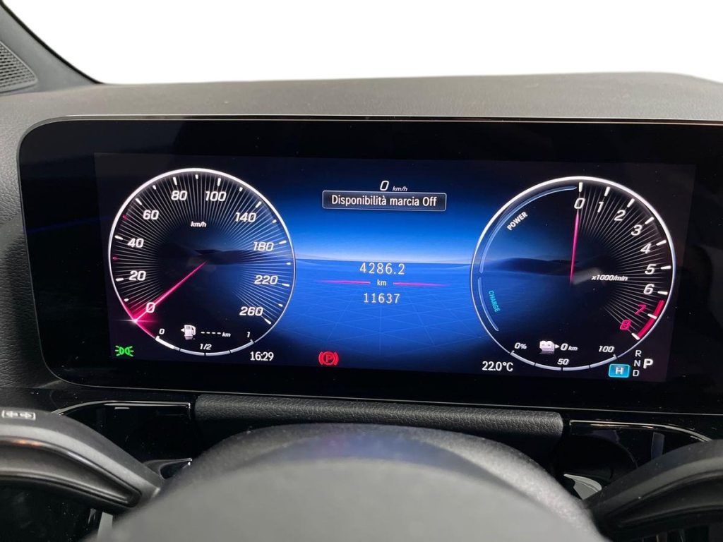 MERCEDES-BENZ GLA 250 e EQ AMG Line Advanced Plus auto - 8