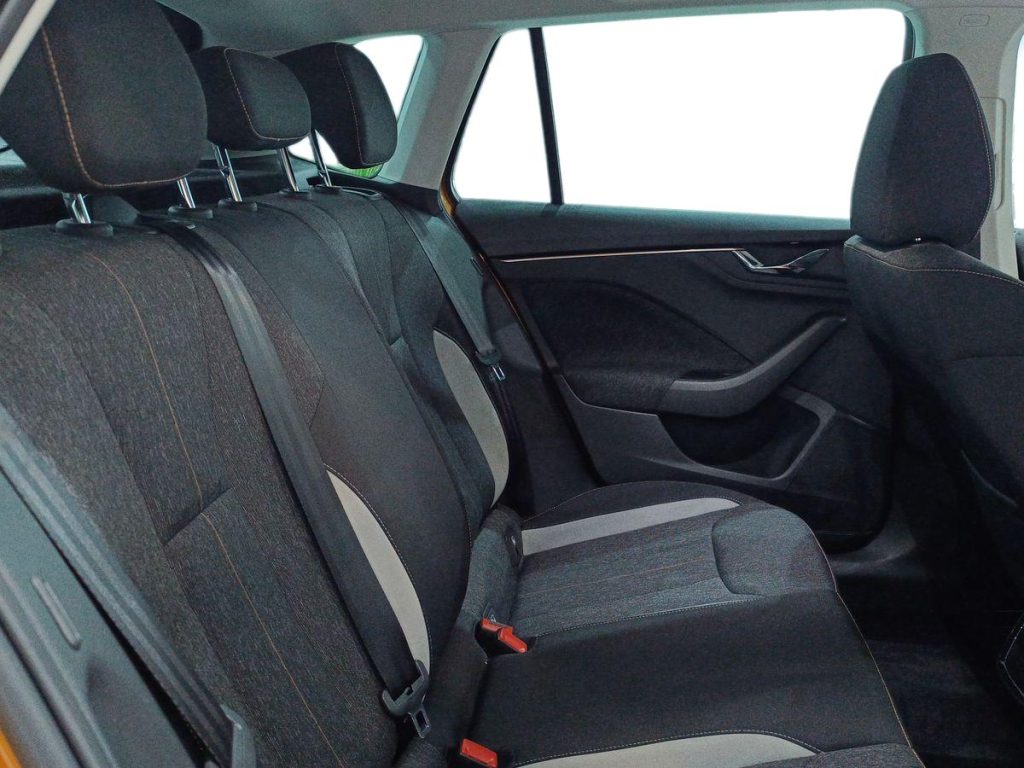 SKODA Kamiq 1.0 TSI 110 CV Black Dots - 11