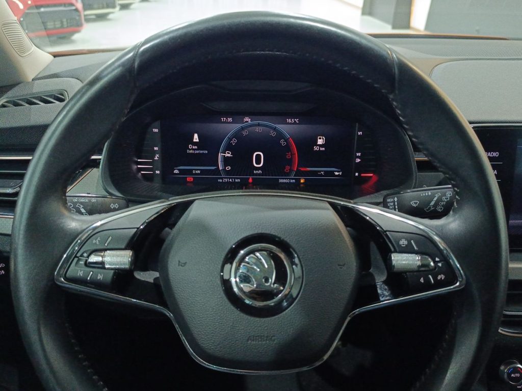 SKODA Kamiq 1.0 TSI 110 CV Black Dots - 18