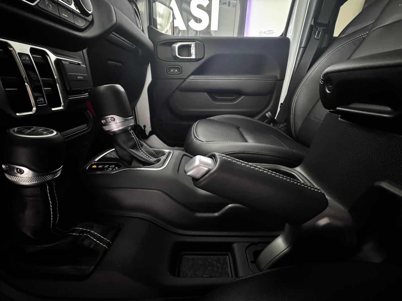 JEEP Wrangler Unlimited 2.0 PHEV ATX 4xe Sahara - 13