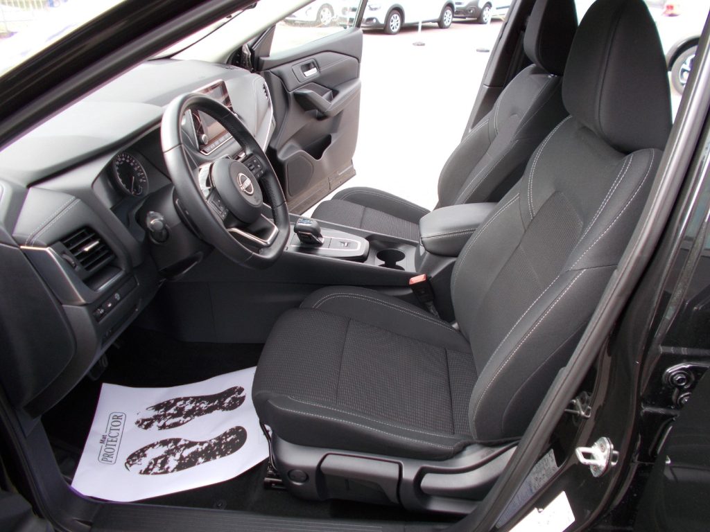 NISSAN Qashqai MHEV158 CV Xtronic Business - 10