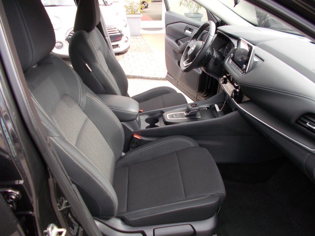 NISSAN Qashqai MHEV158 CV Xtronic Business - 13