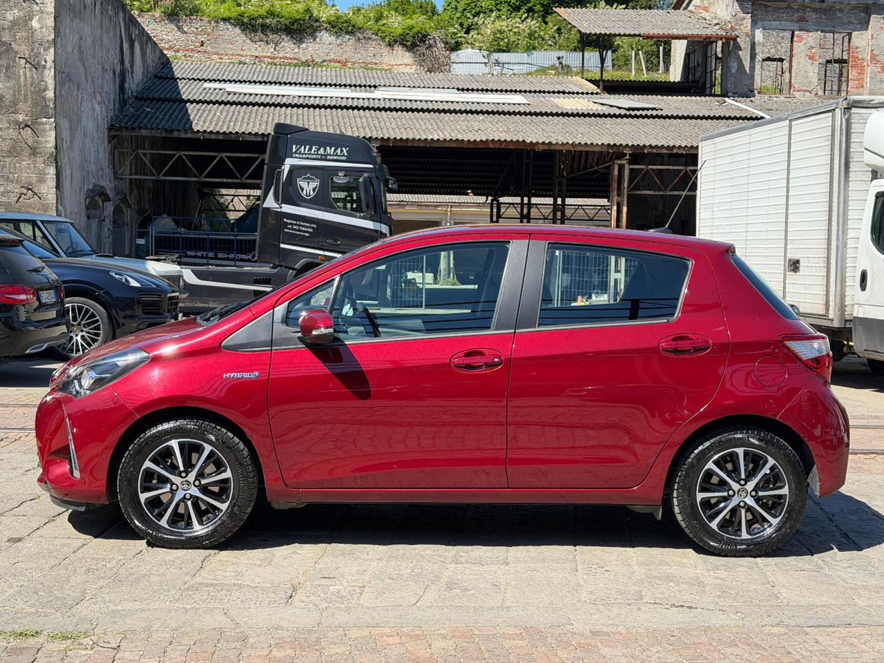 TOYOTA Yaris 1.5 Hybrid 5 porte Business - 4