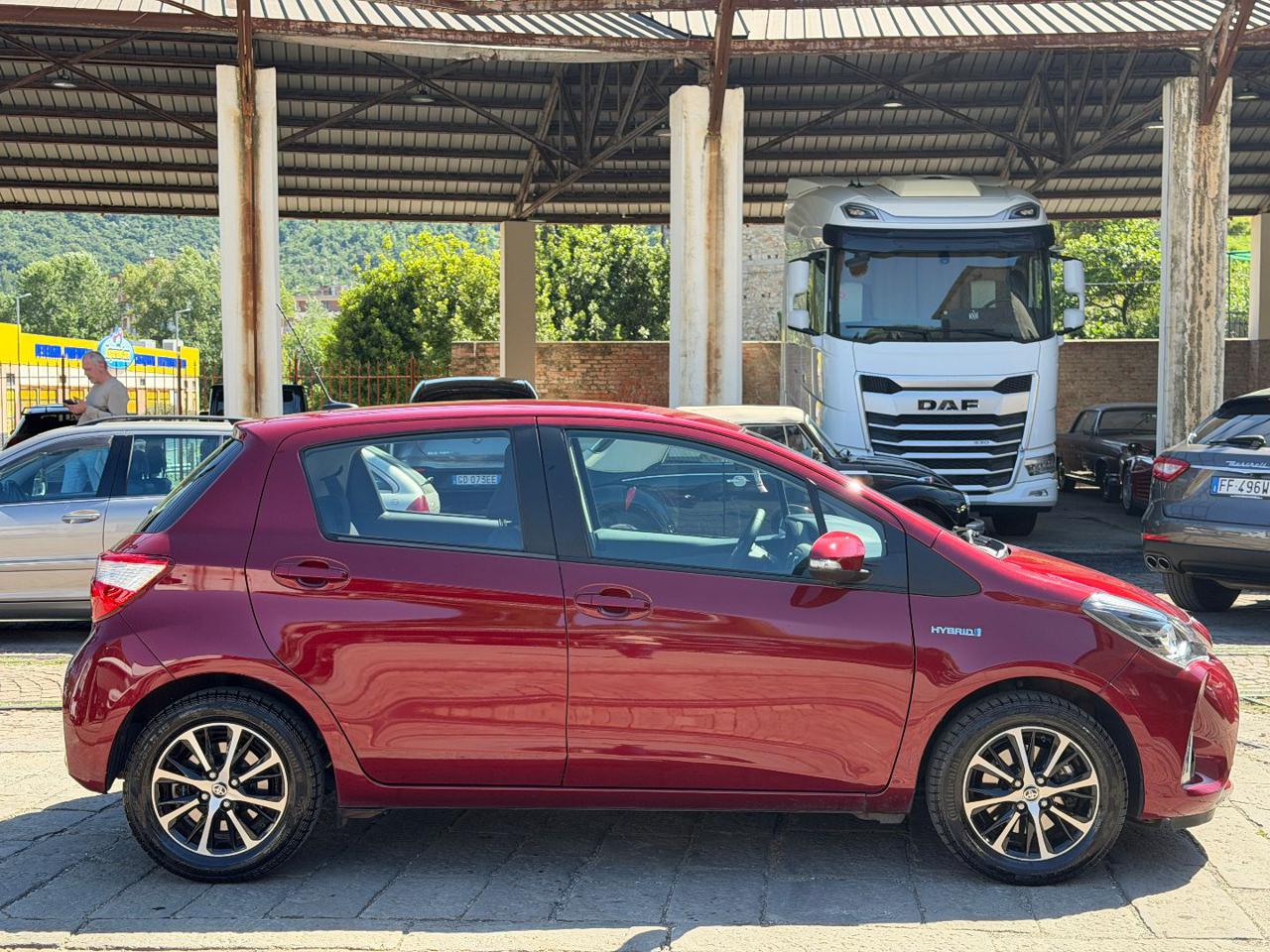 TOYOTA Yaris 1.5 Hybrid 5 porte Business - 8