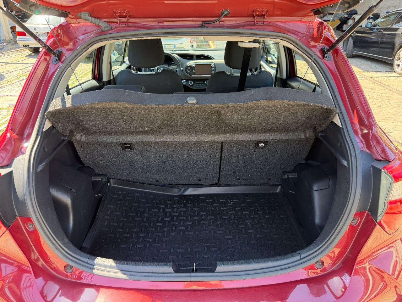 TOYOTA Yaris 1.5 Hybrid 5 porte Business - 12