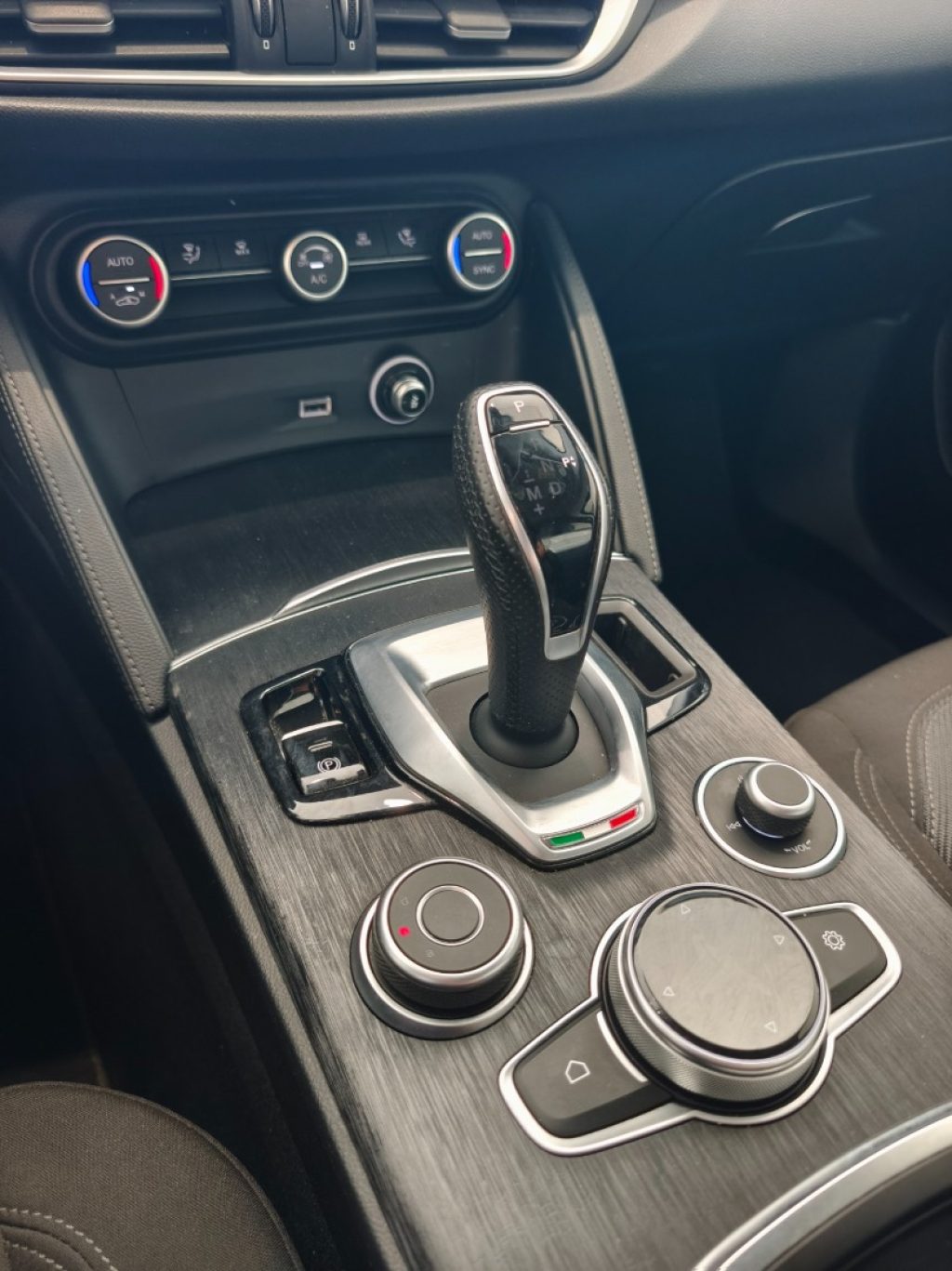 ALFA ROMEO Stelvio 2.2 d Q4 190 CV AT8 Navi Car Play Aziendale - 10