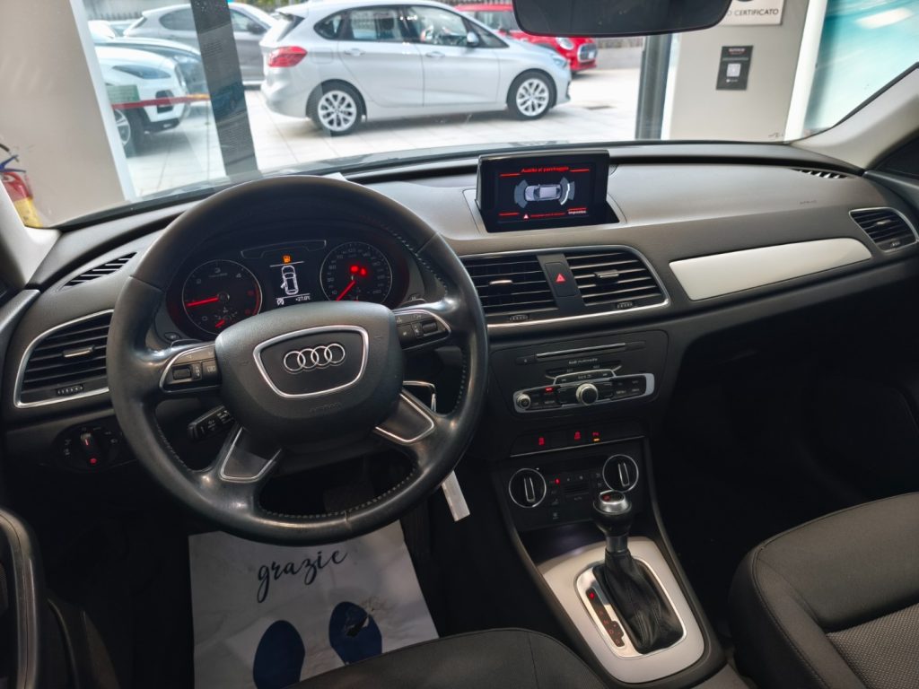 AUDI Q3 2.0 TDI 150 CV Business S-Tronic Navi - 9