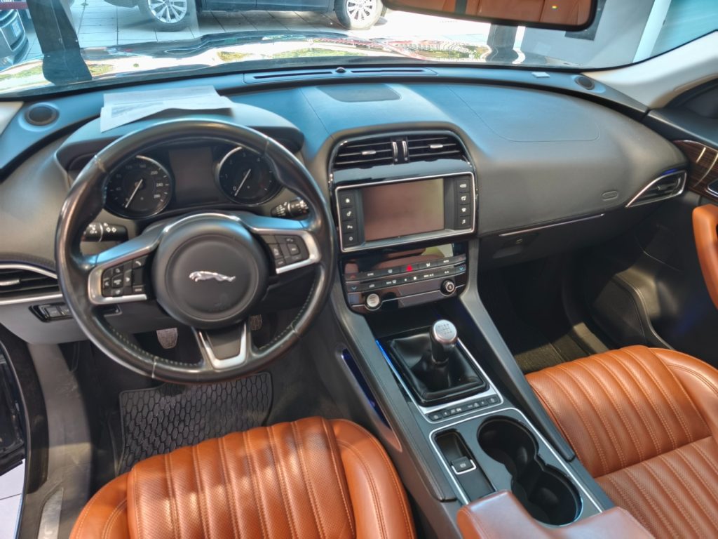 JAGUAR F-Pace 2.0 D AWD 180 CV Prestige Pelle Tabacco - 8