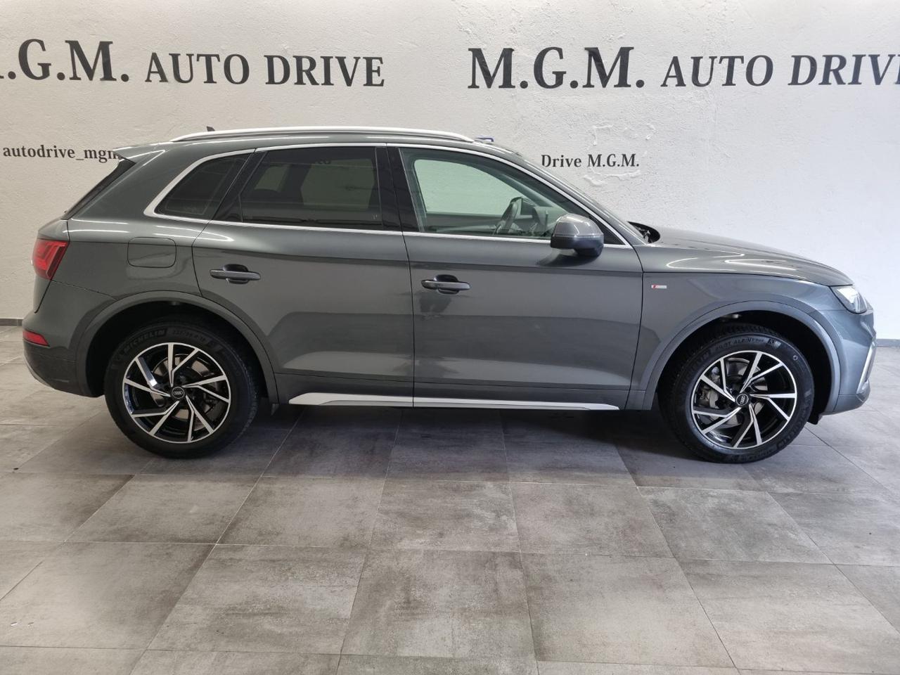 AUDI Q5 40 TDI 204 CV quattro S tronic S line plus - 4