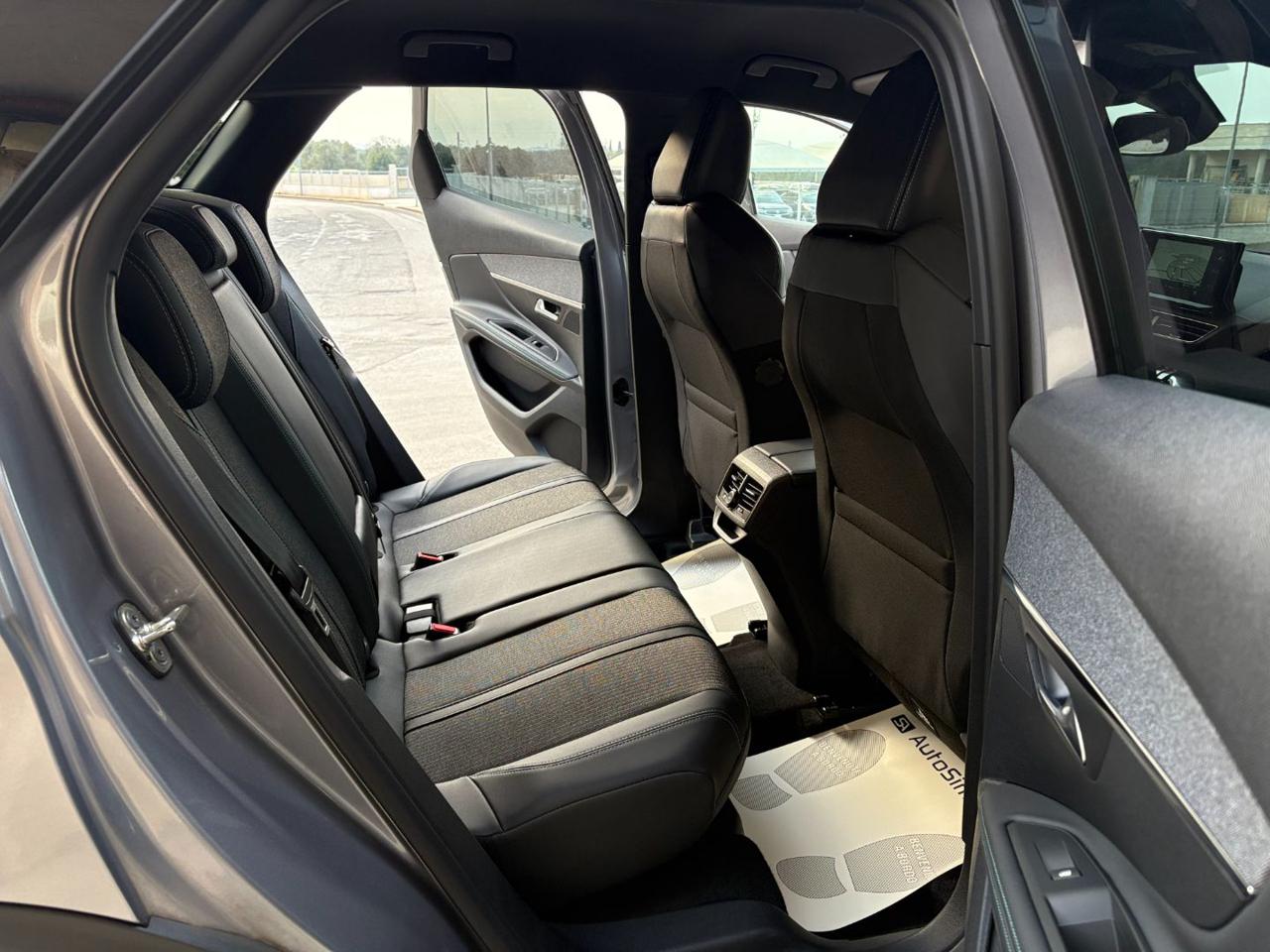 PEUGEOT 3008 1.5 BlueHDi 130 S&S Allure Pack C.AUTOMATICO - 11