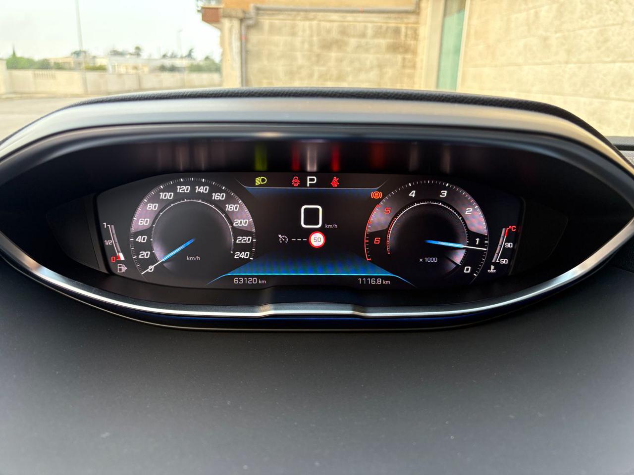 PEUGEOT 3008 1.5 BlueHDi 130 S&S Allure Pack C.AUTOMATICO - 26