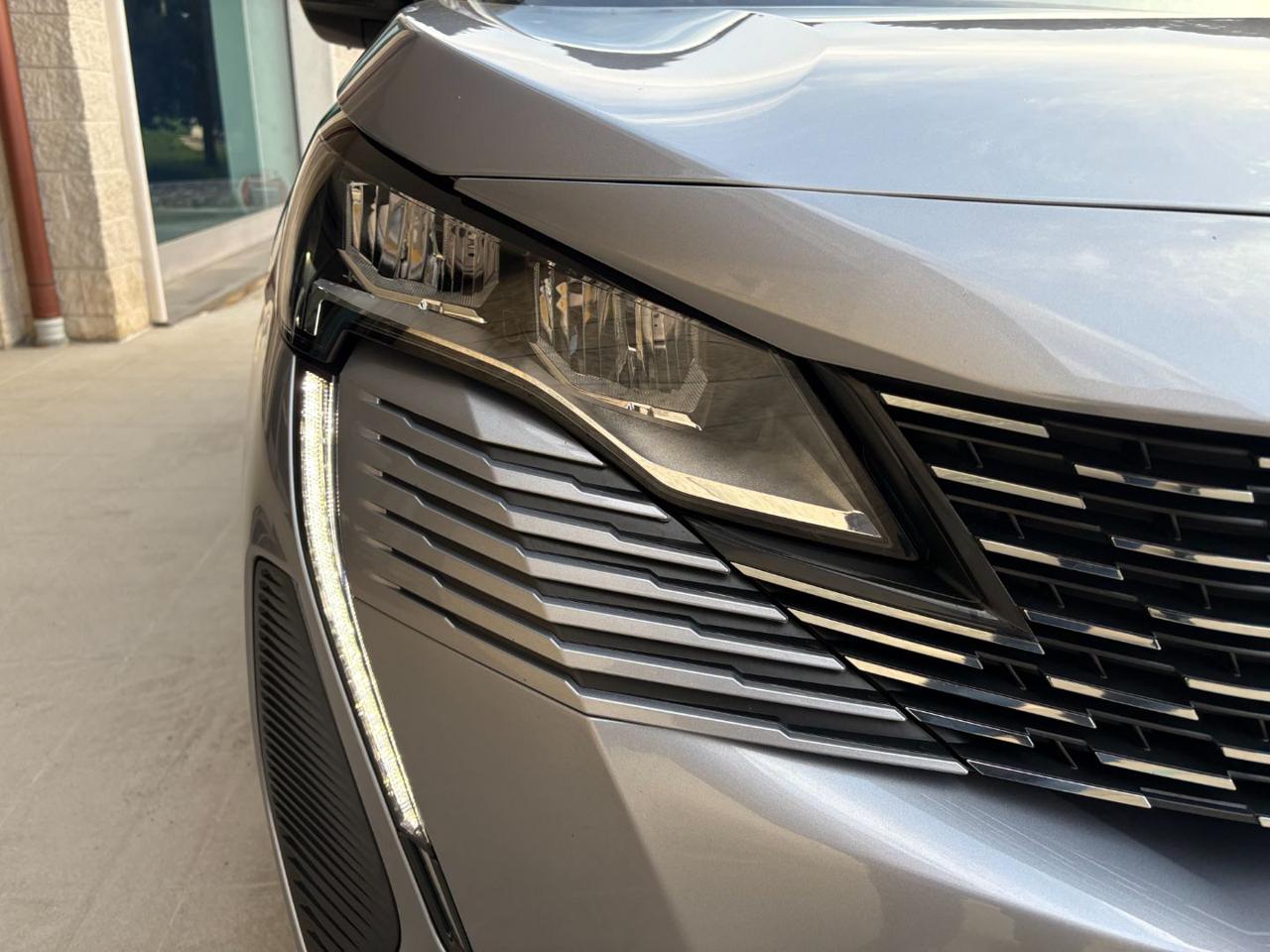 PEUGEOT 3008 1.5 BlueHDi 130 S&S Allure Pack C.AUTOMATICO - 30