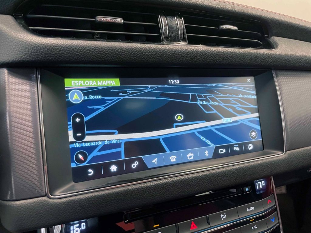 JAGUAR XF 2.0D R-SPORT AWD 180CV AUTO - 22