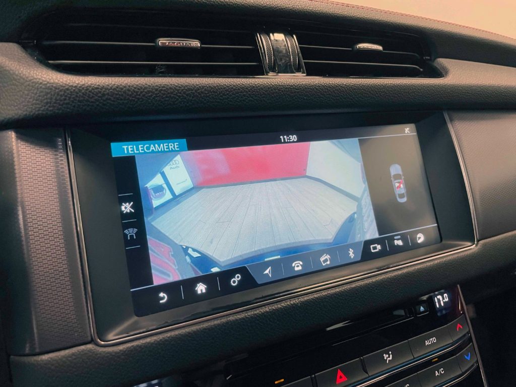 JAGUAR XF 2.0D R-SPORT AWD 180CV AUTO - 24