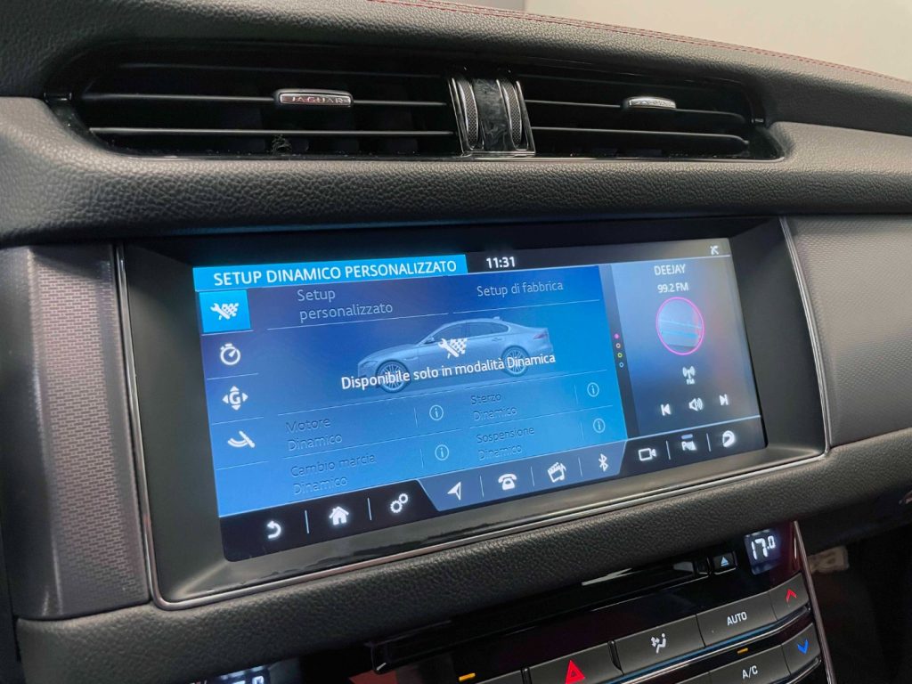 JAGUAR XF 2.0D R-SPORT AWD 180CV AUTO - 25