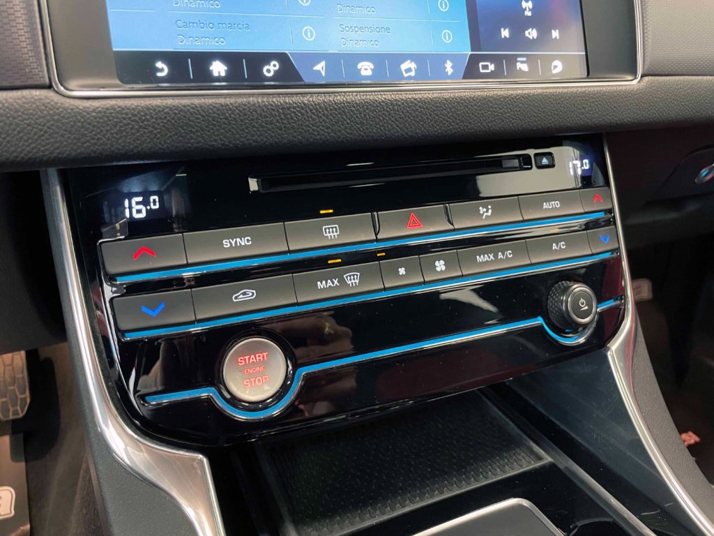 JAGUAR XF 2.0D R-SPORT AWD 180CV AUTO - 26