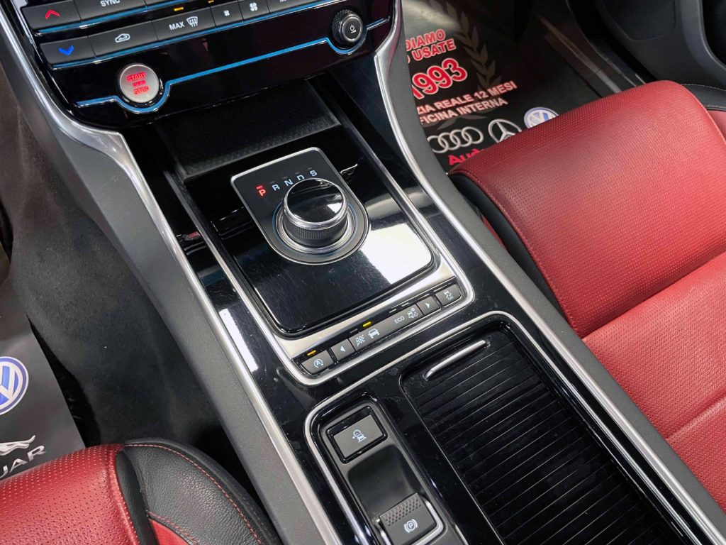 JAGUAR XF 2.0D R-SPORT AWD 180CV AUTO - 27