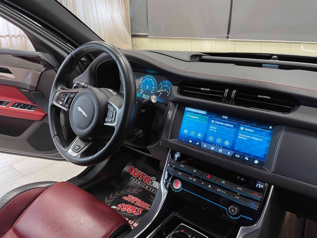 JAGUAR XF 2.0D R-SPORT AWD 180CV AUTO - 51