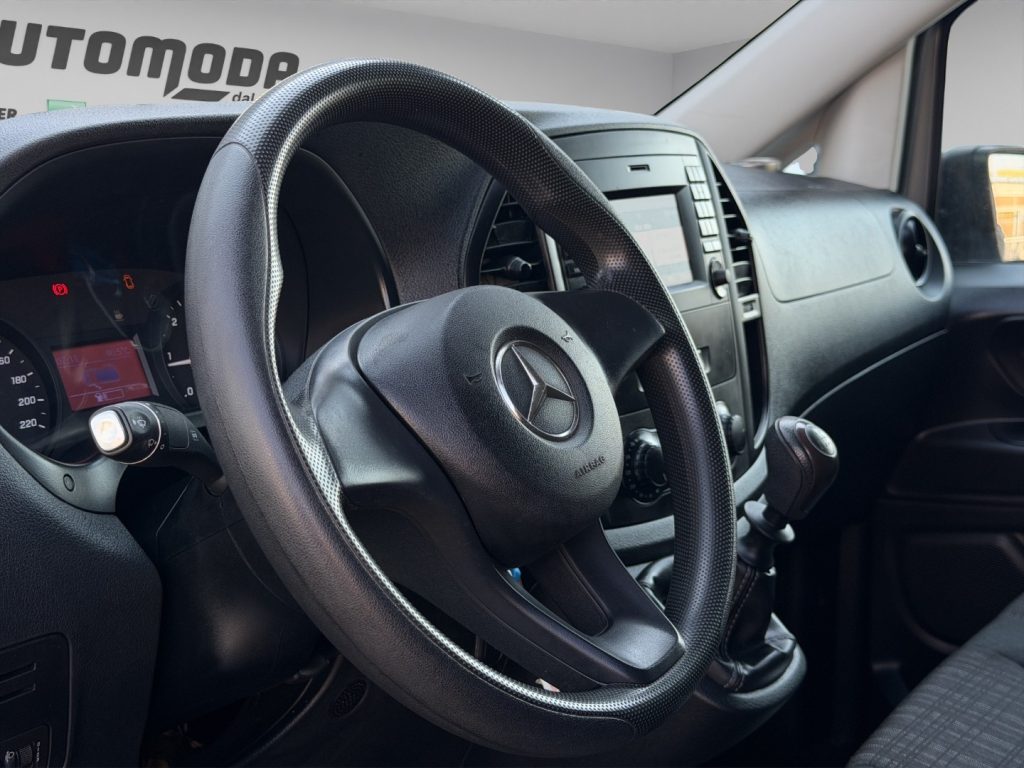 MERCEDES-BENZ Vito LONG 114CDI - 11