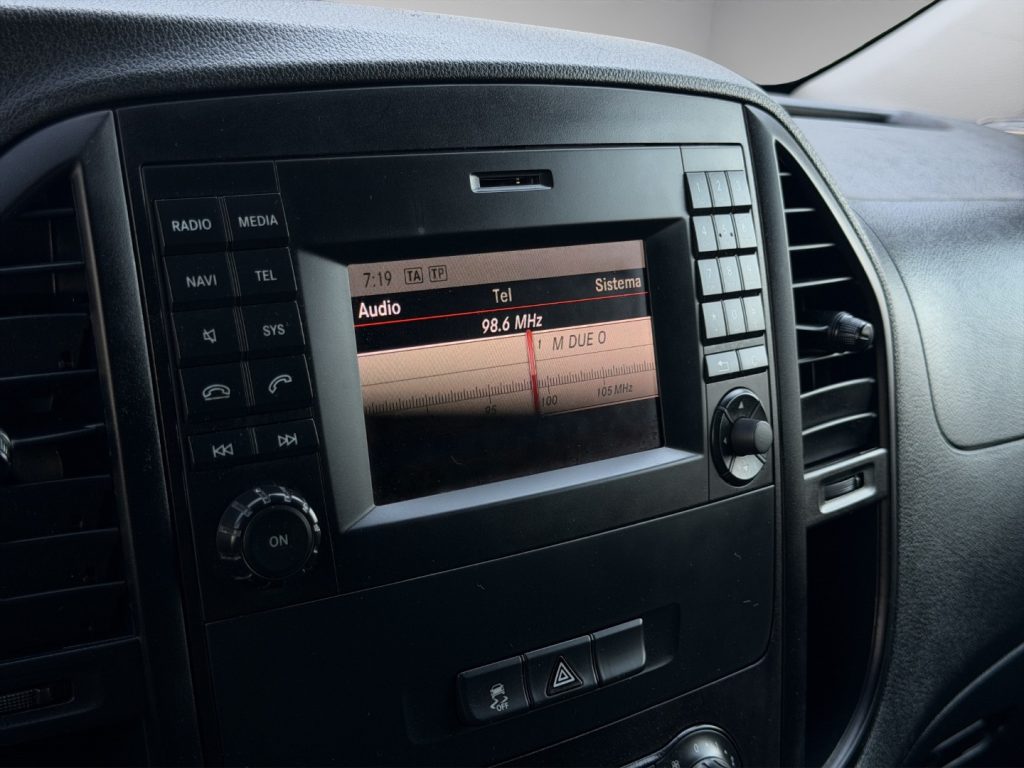 MERCEDES-BENZ Vito LONG 114CDI - 13