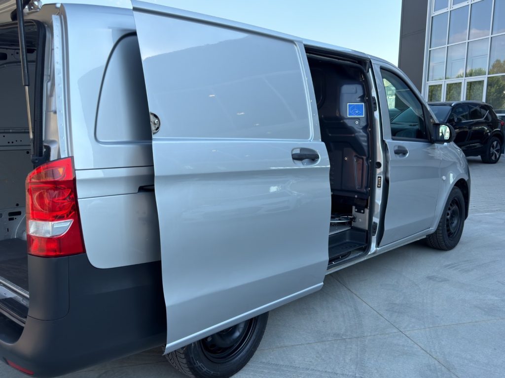 MERCEDES-BENZ Vito LONG 114CDI - 17