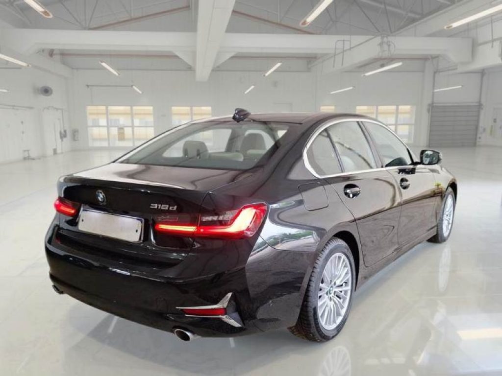 BMW 318 d 48V Luxury - 2