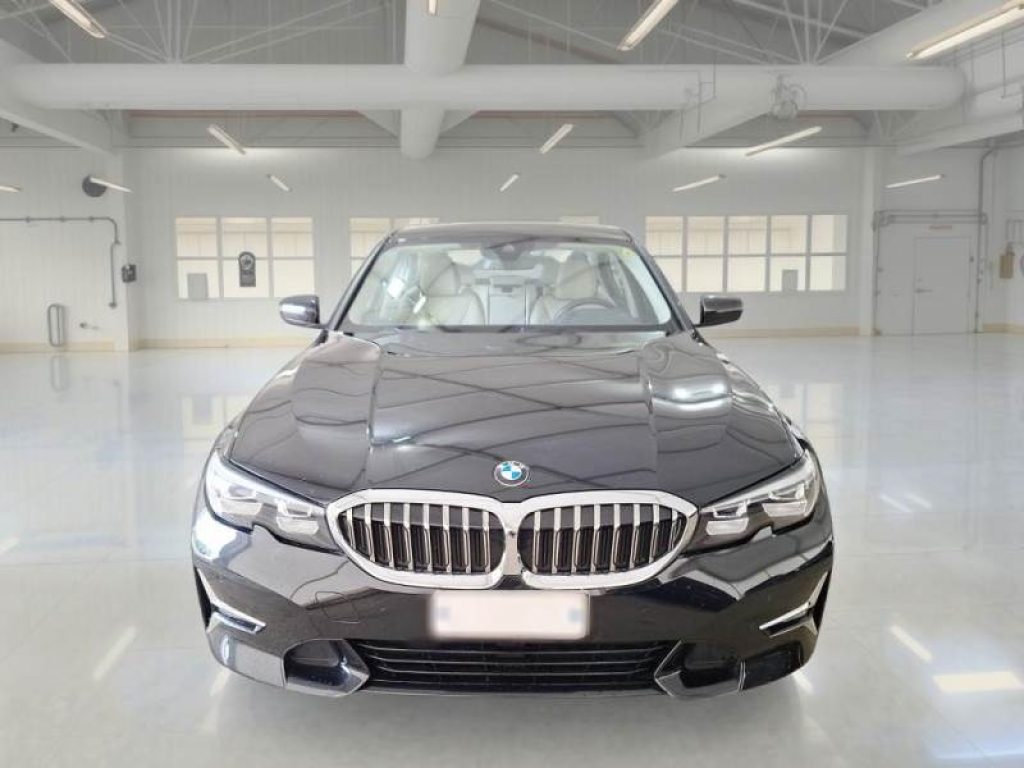BMW 318 d 48V Luxury - 3