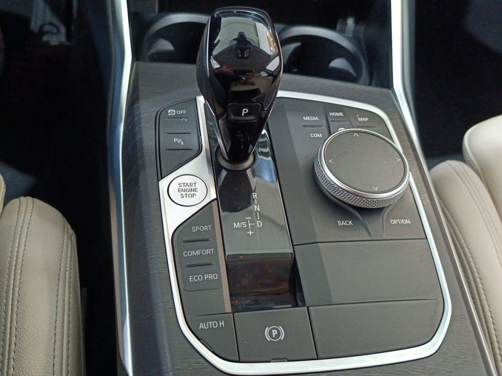 BMW 318 d 48V Luxury - 22