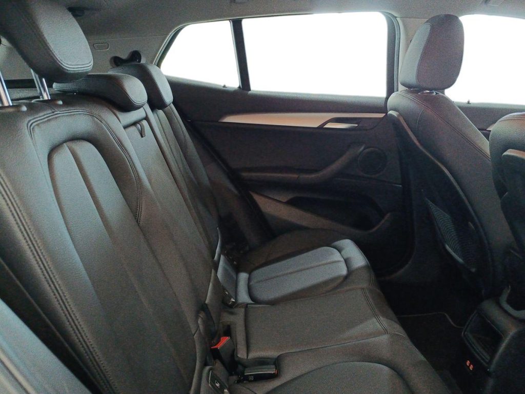 BMW X2 sDrive16d - 11