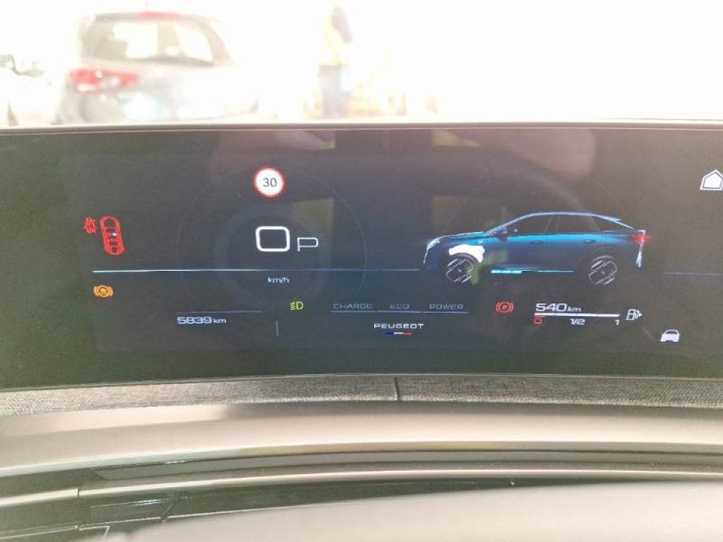 PEUGEOT 3008 Hybrid 145 e-DCS6 Allure - 7