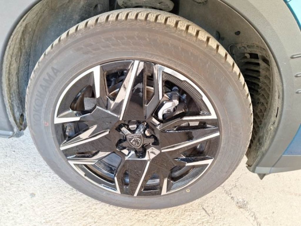 PEUGEOT 3008 Hybrid 145 e-DCS6 Allure - 10